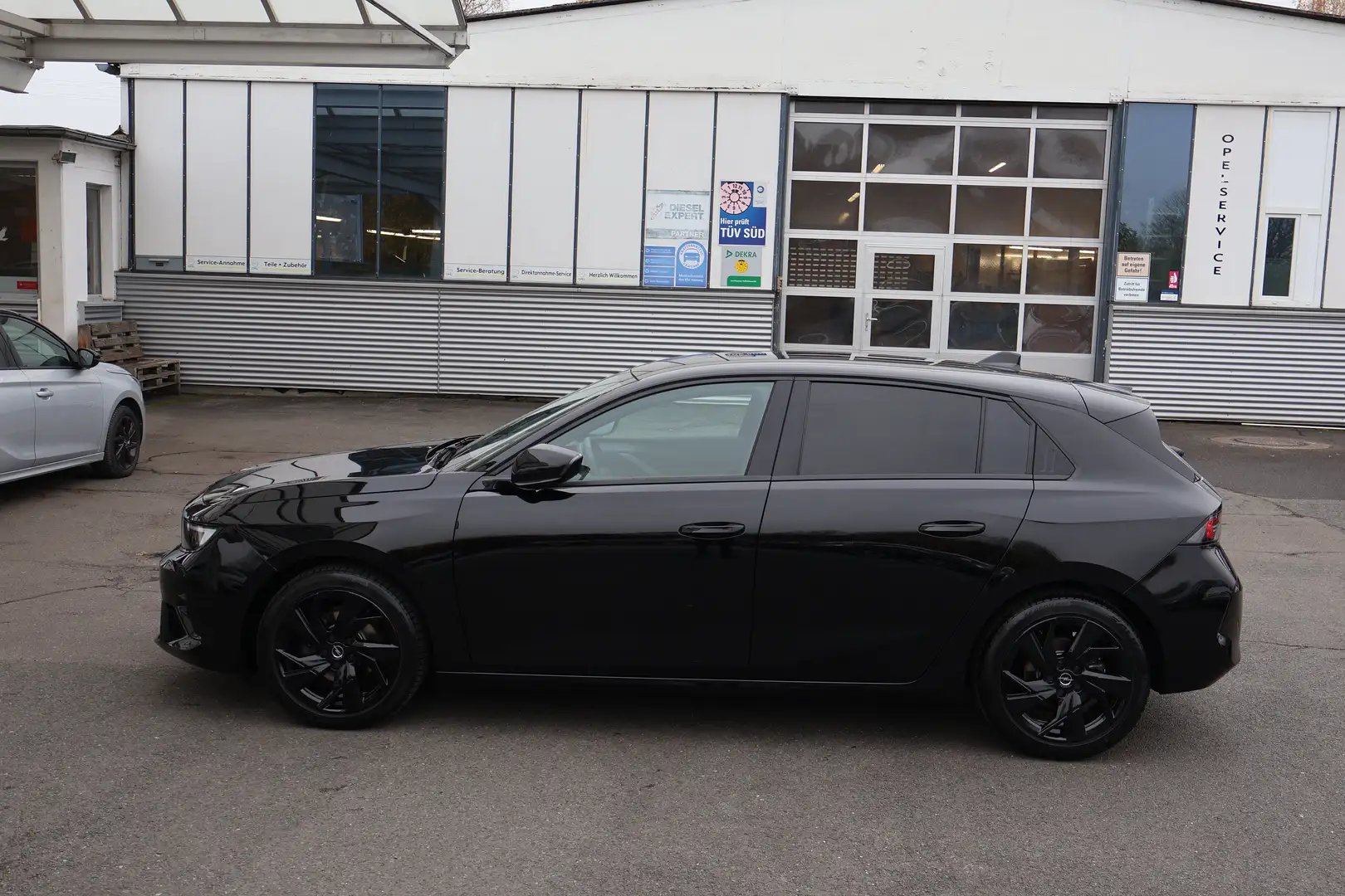 Opel Astra 5-T 1.2 Turbo AT8 GS+AHK+Matrix-LED+ Schwarz - 2