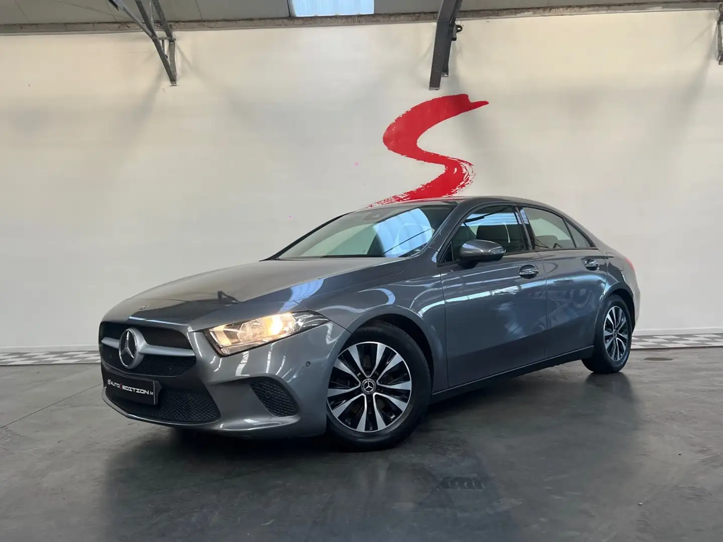 Mercedes-Benz A 180 A 180 d // 1ÈRE MAIN // HTVA: 14.545€ Gris - 1
