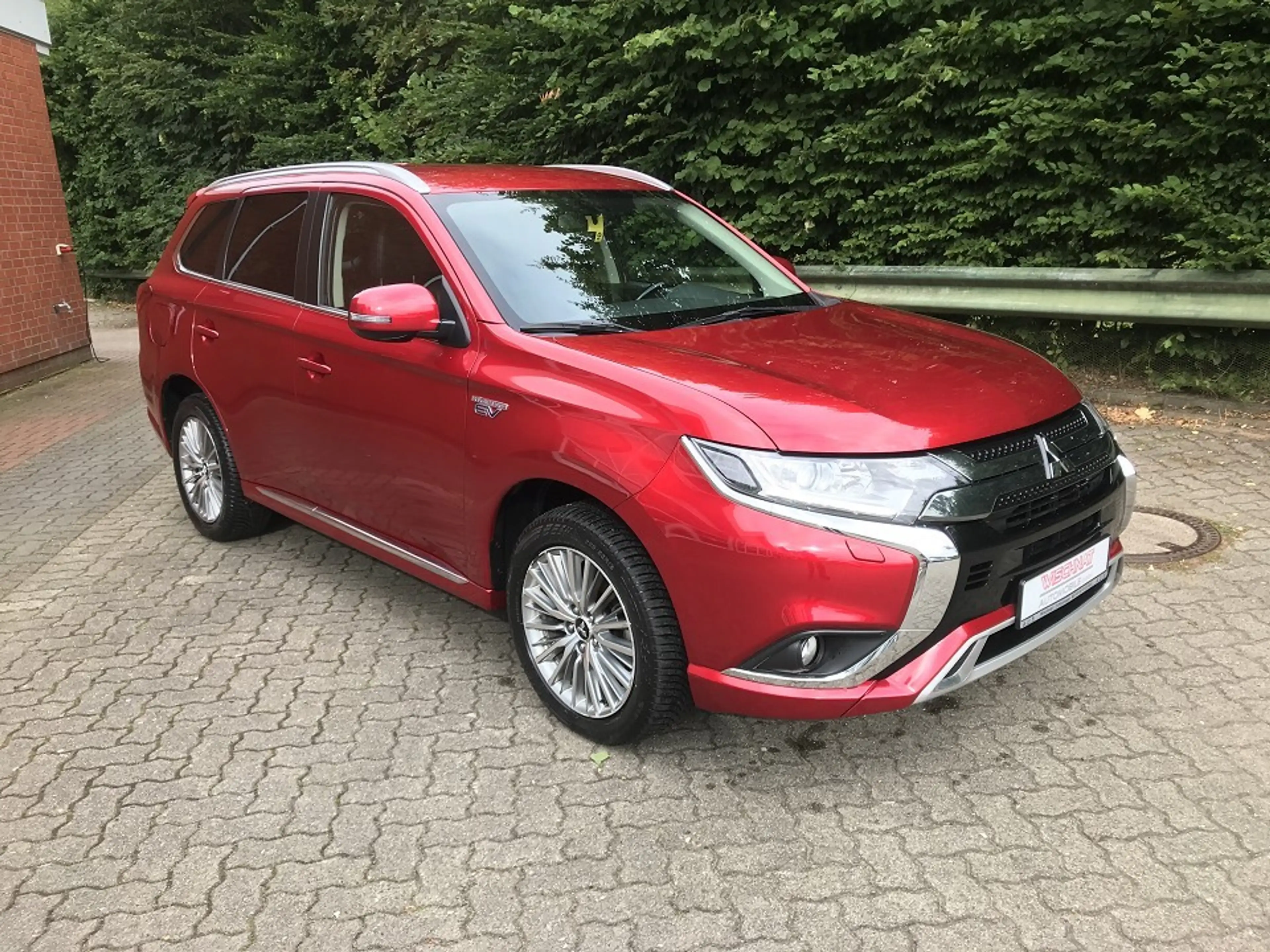 Mitsubishi Outlander Plug-in Hybrid Basis mit Spirit Paket — photo 3