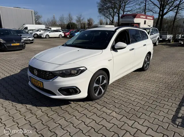 Fiat Tipo 1.6 MultiJet 16v Business Lusso nieuwe apk