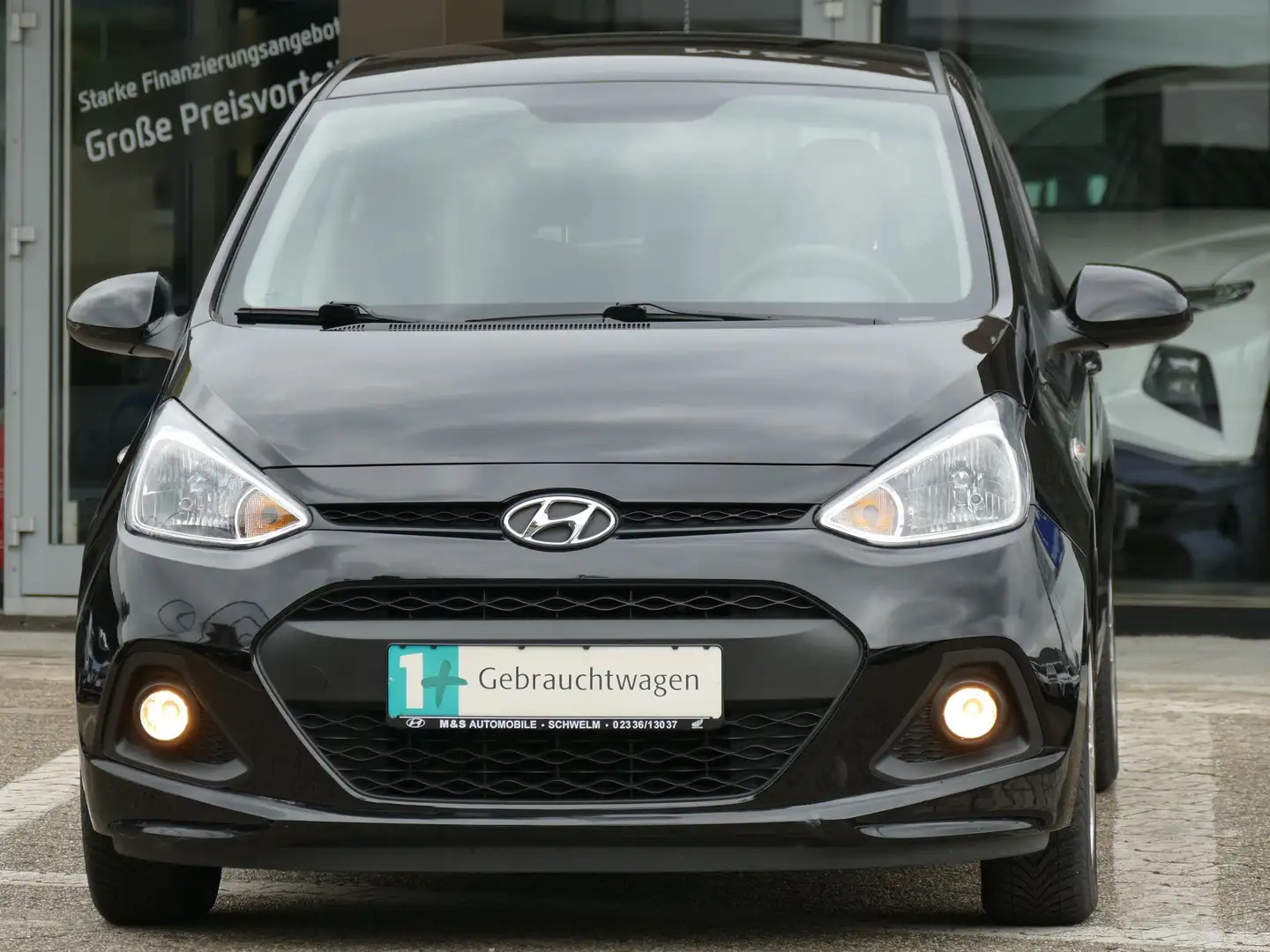 Hyundai i10 1.2 Automatik Чорний - 2