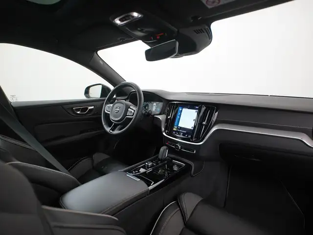 Volvo V60 view 2