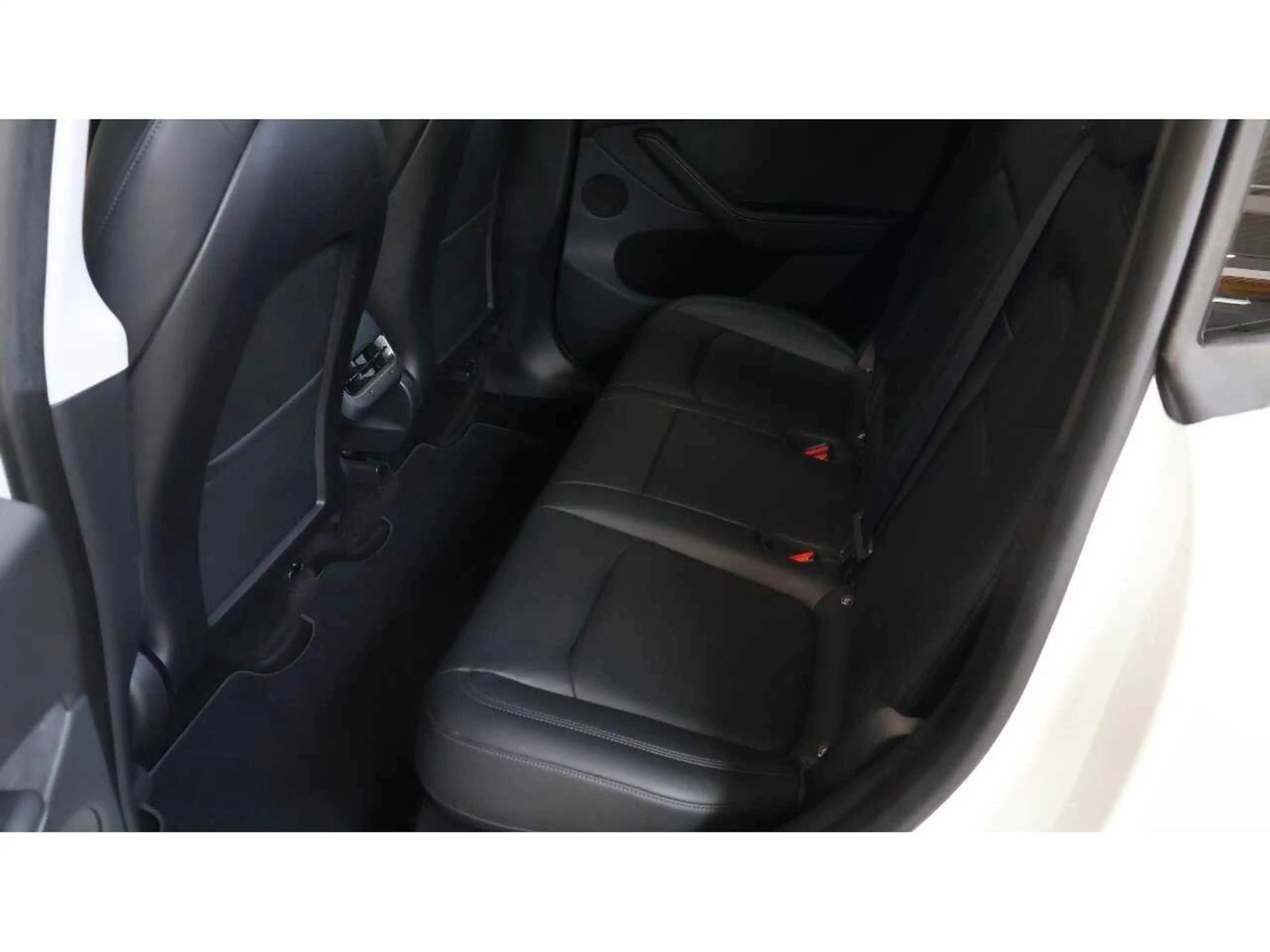 Tesla Model Y Dual Maximale Reichweite Dual AWD Pano — photo 11