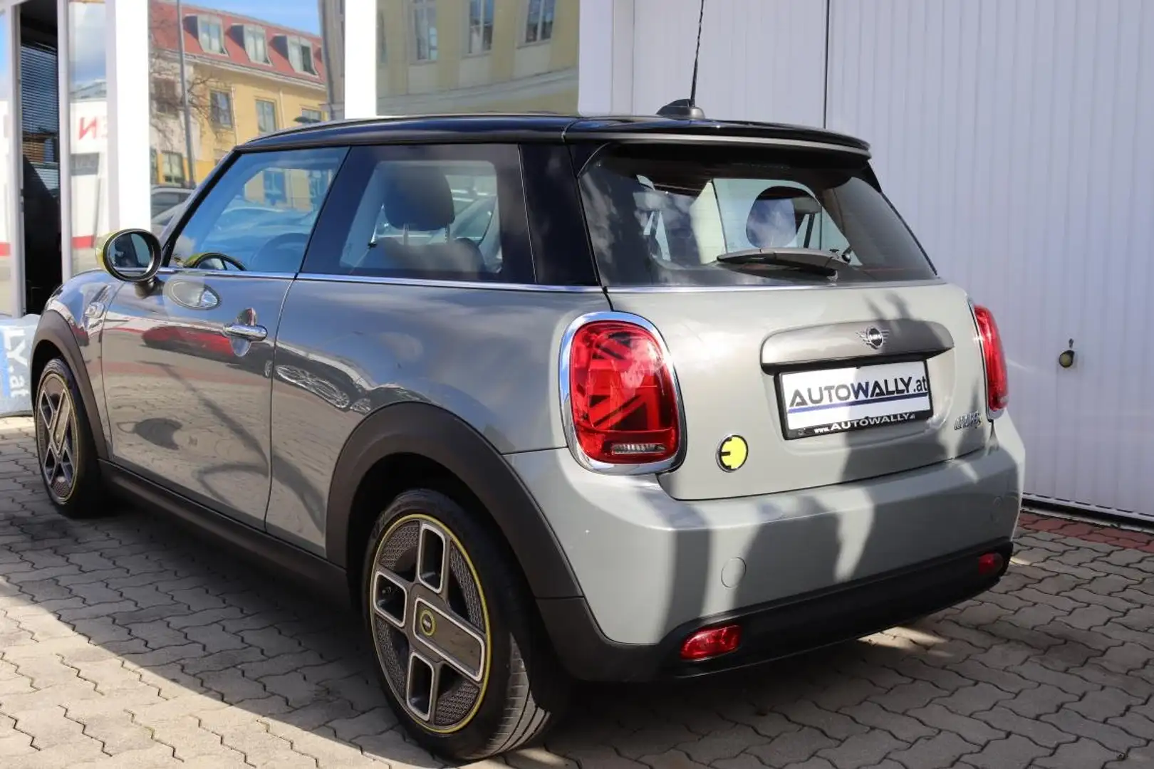 MINI Cooper SE 32,6kWh Aut. Grau - 2