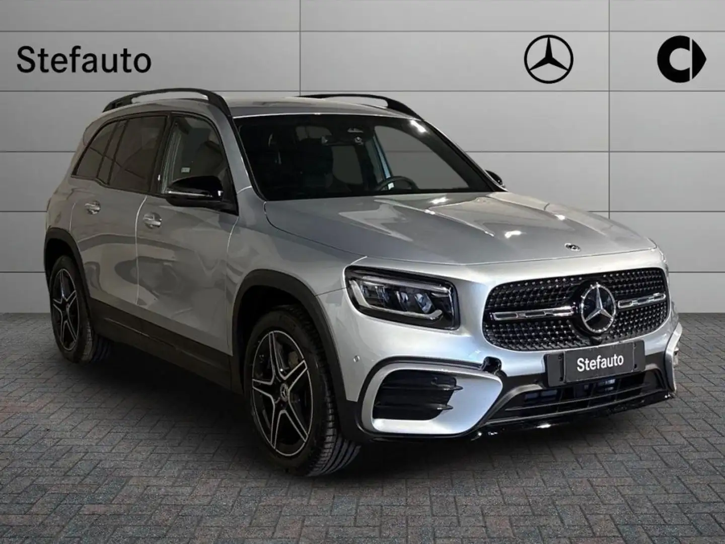 Mercedes-Benz GLB 200 d Automatic AMG Line Advanced Plus Argintiu - 1