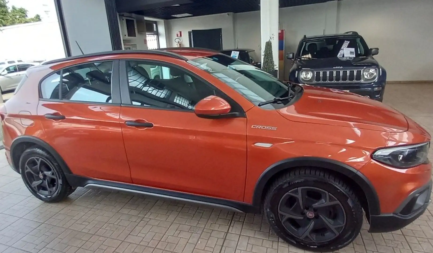 Fiat Tipo 1.3 Mjt S&S 5 porte City Cross Portocaliu - 2