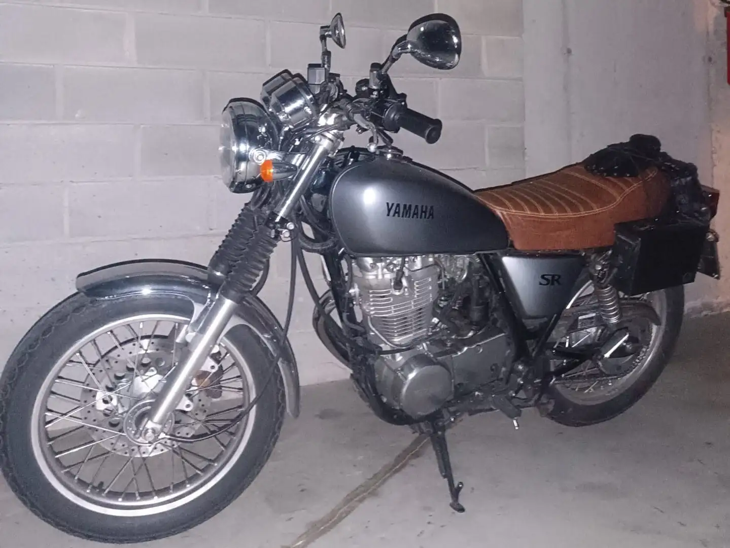 Yamaha SR 400 (2013/17) Grigio - 2
