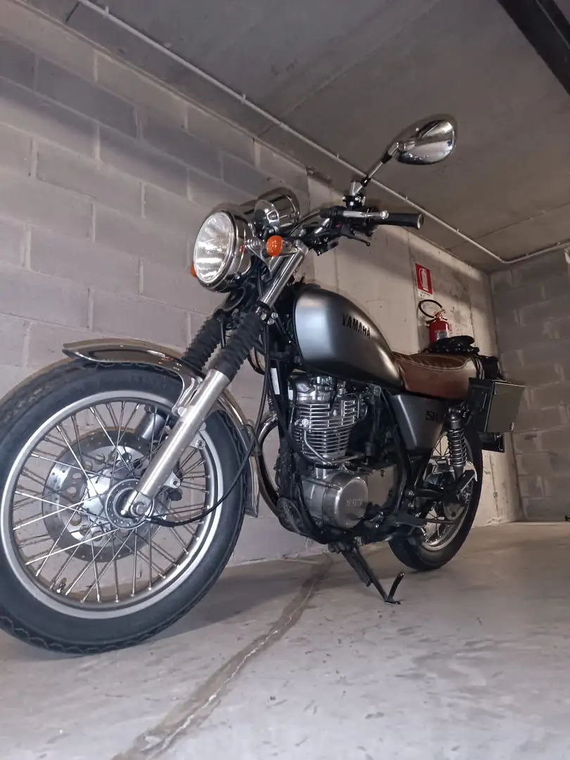 Yamaha SR 400 (2013/17) Grigio - 1