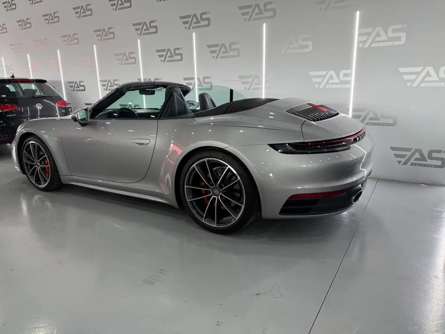 Porsche 911 Carrera 4S Cabriolet Grijs - 2
