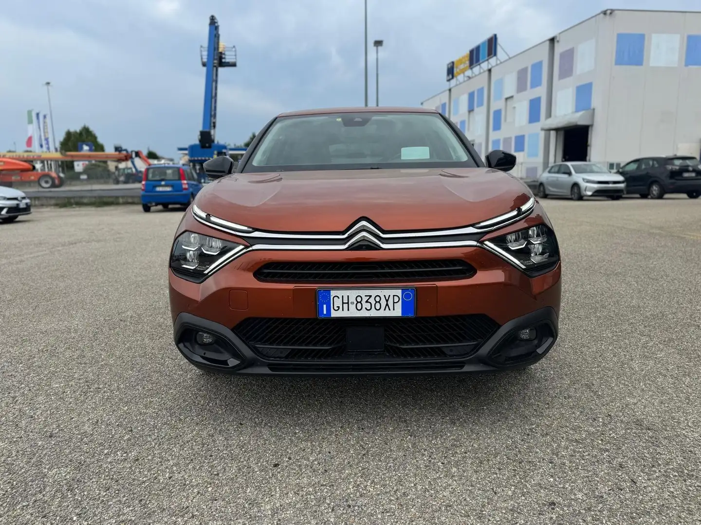 Citroen C4 C4 III 2021 1.5 bluehdi Shine Pack Oranžová - 2