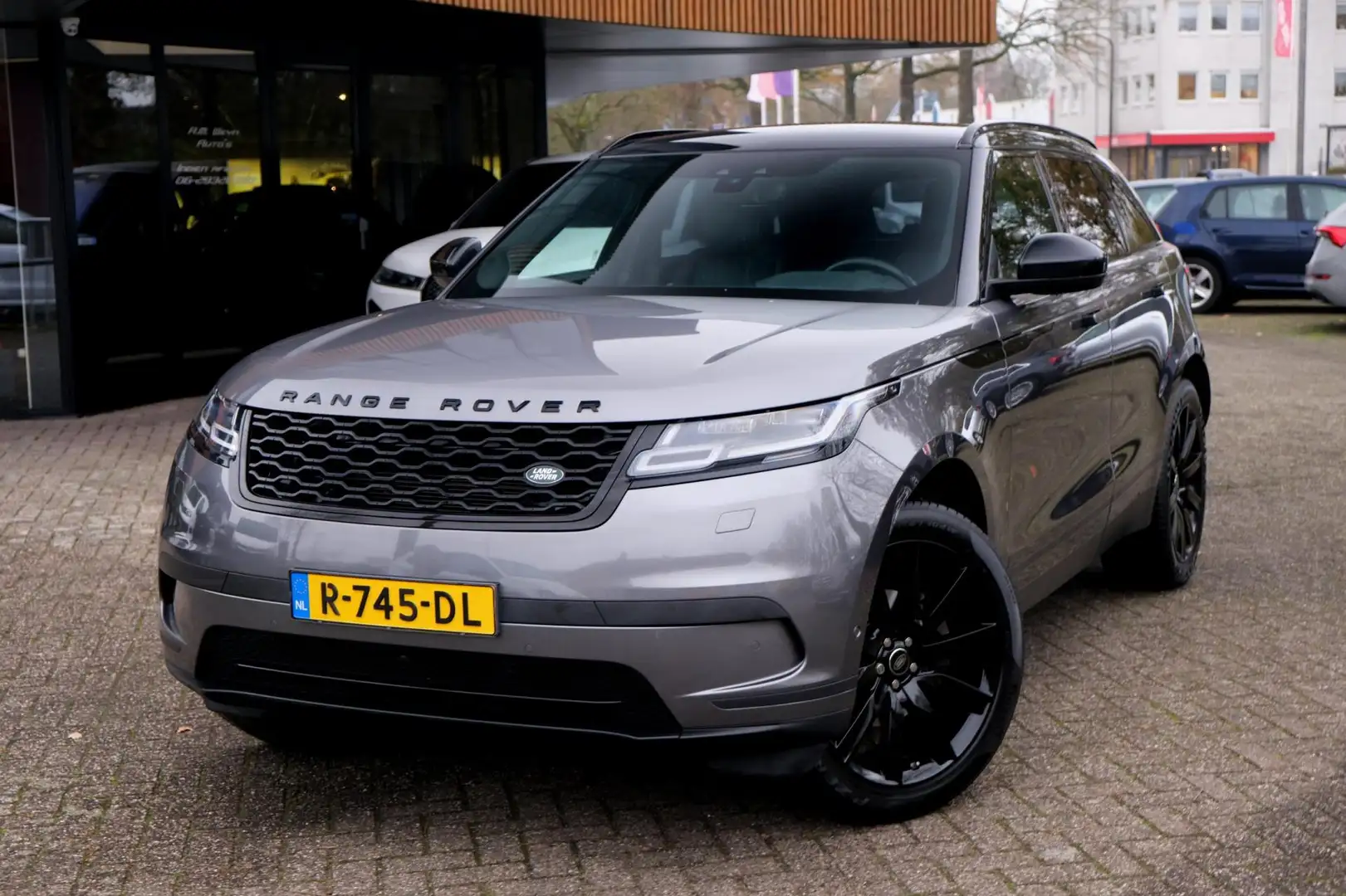 Land Rover Range Rover Velar 2.0 I4 Turbo AWD SE|Camera|Meridian|Carplay/Androi Grijs - 1