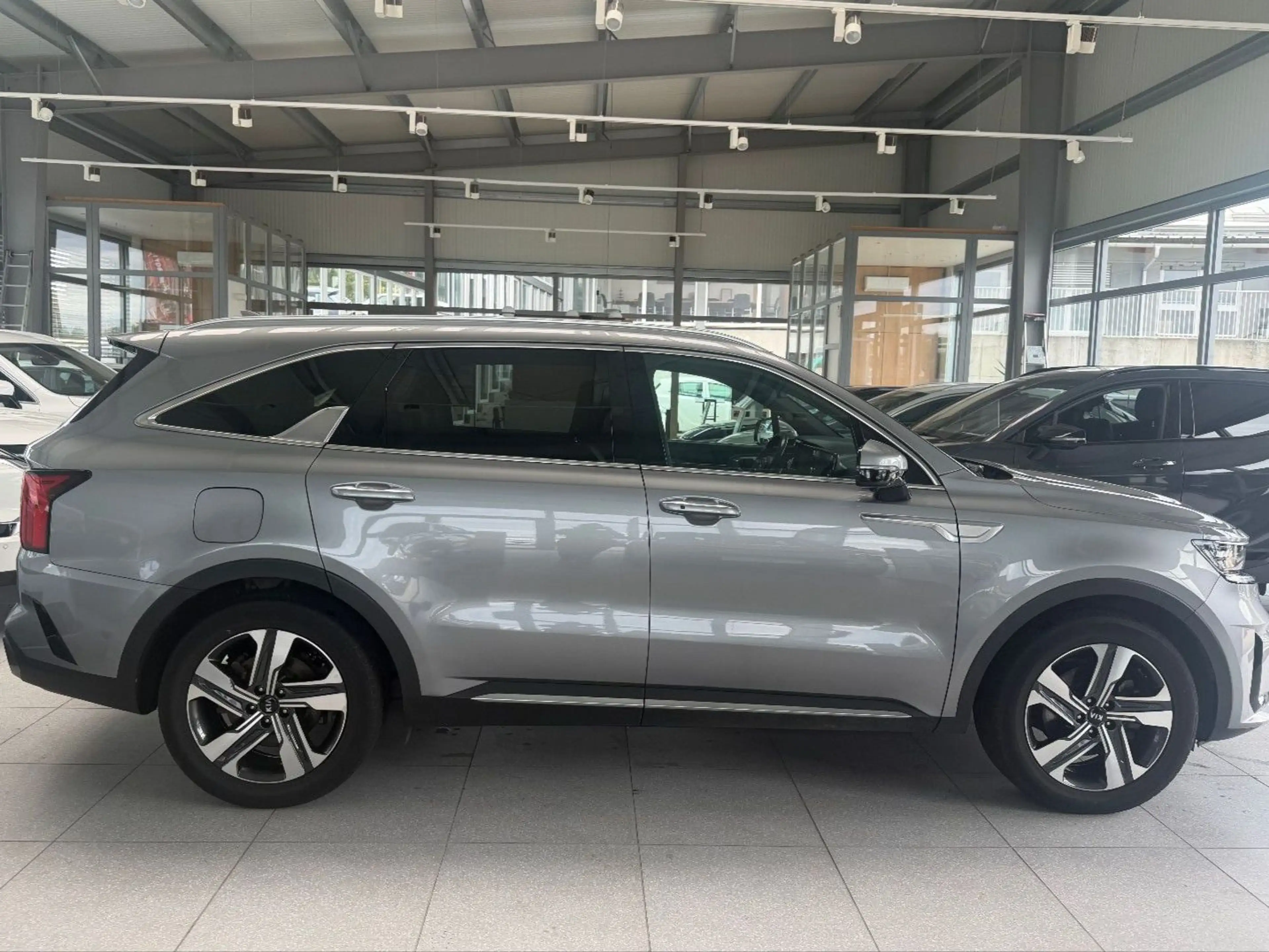 Kia Sorento Platinum 4WD Plug-In Hybrid — photo 14