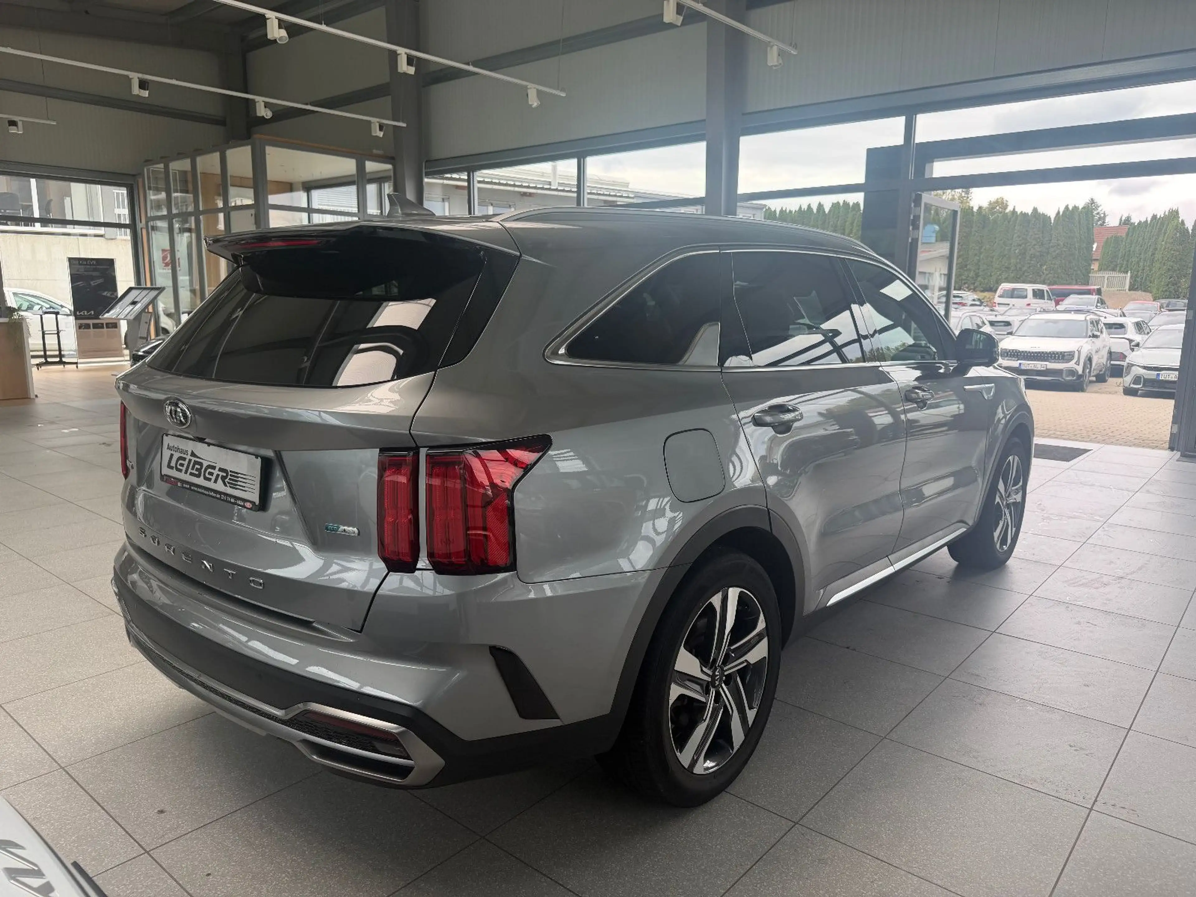 Kia Sorento Platinum 4WD Plug-In Hybrid — photo 13