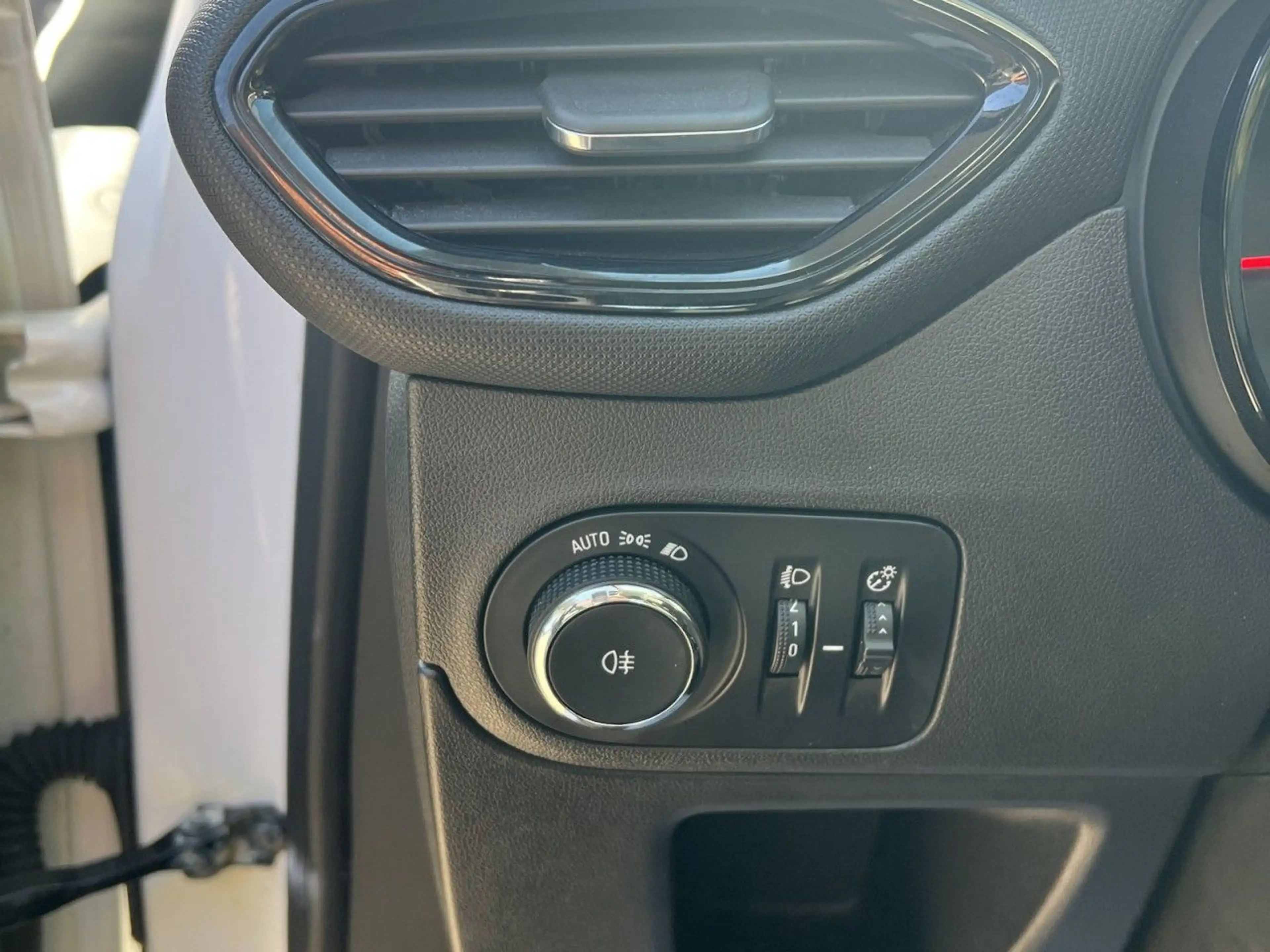 Opel Crossland X Crossland Edition Klima Navi Einparkhilfe — photo 13