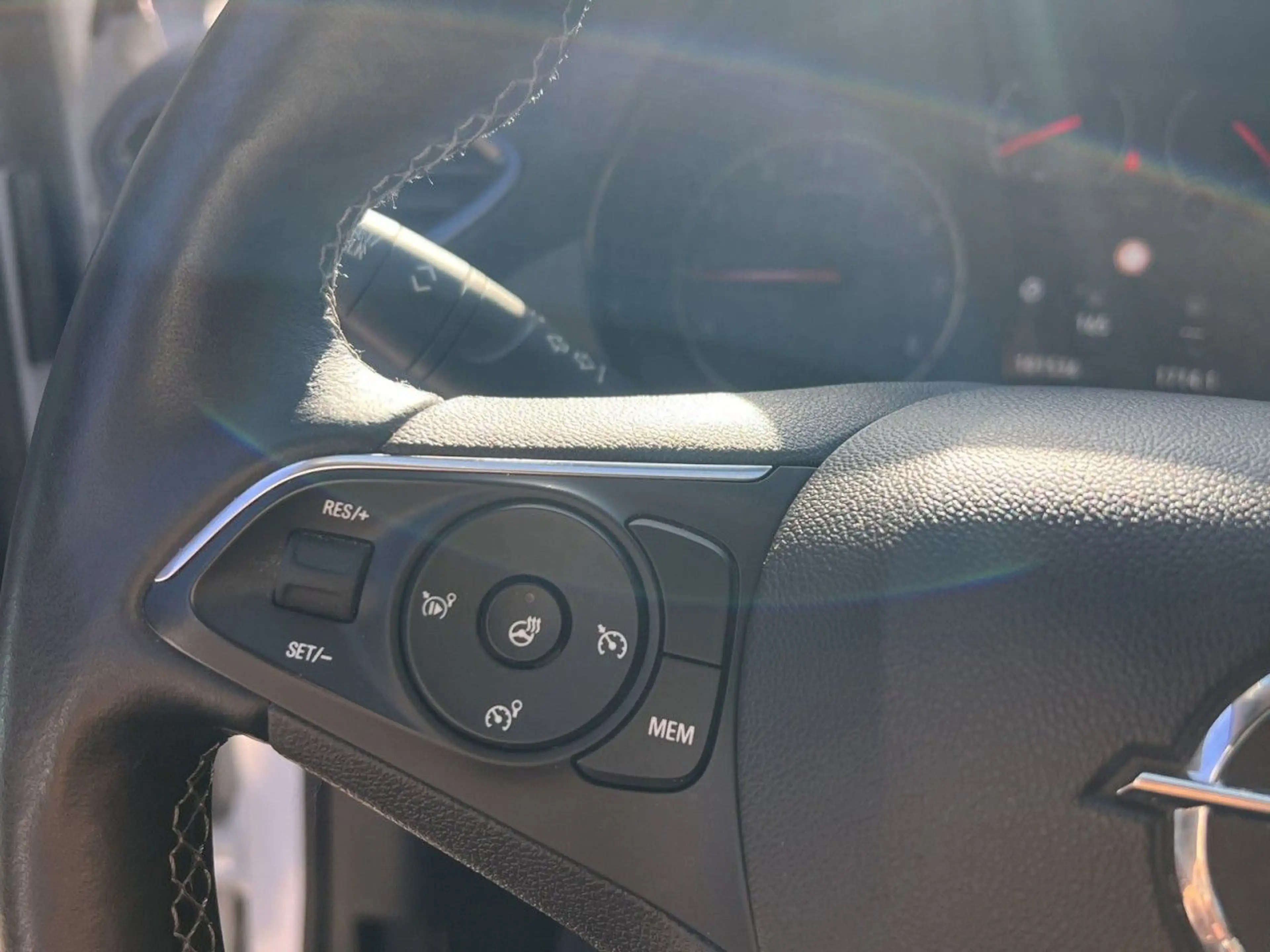 Opel Crossland X Crossland Edition Klima Navi Einparkhilfe — photo 15