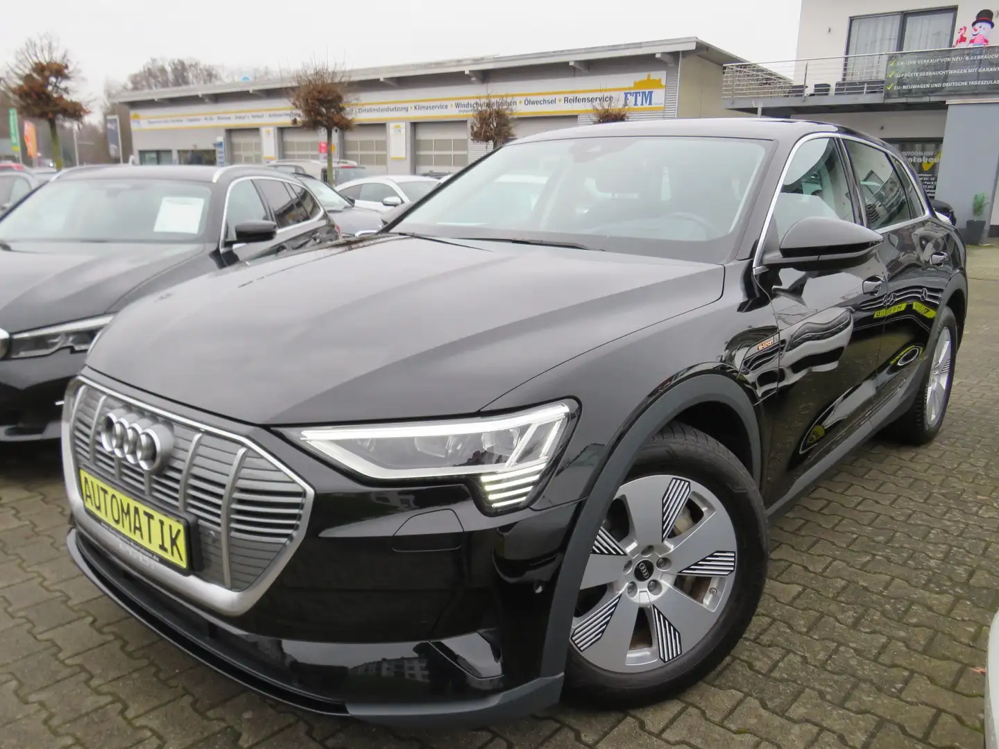 Audi e-tron 55 quattro *1.HAND*AHK*MATRIX-LED*KAMERA*HUD Schwarz - 1