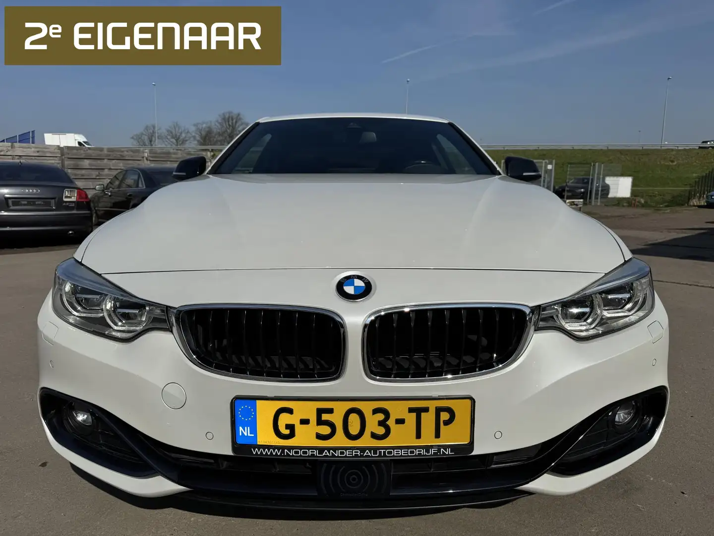BMW 440 4-serie Coupé 440i xDrive High Executive Bílá - 2
