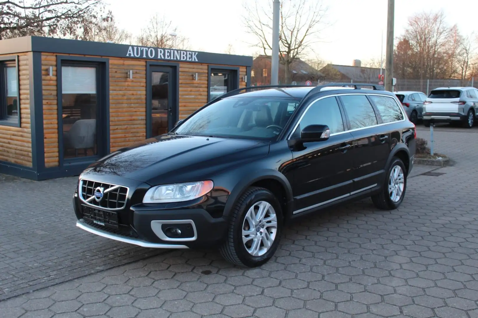 Volvo XC70 Automatik Momentum Negro - 1