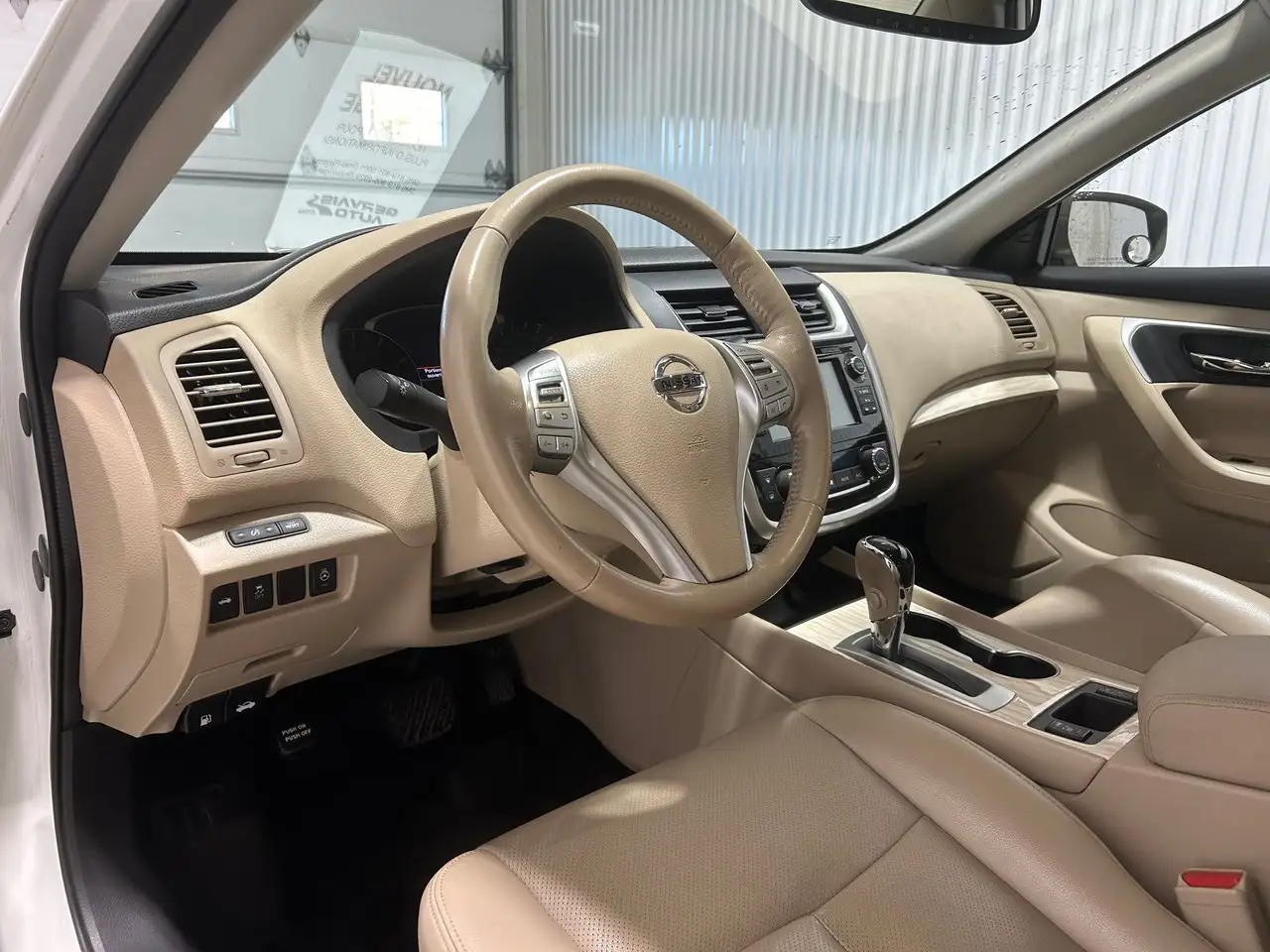 Nissan Altima снимка Nissan Altima