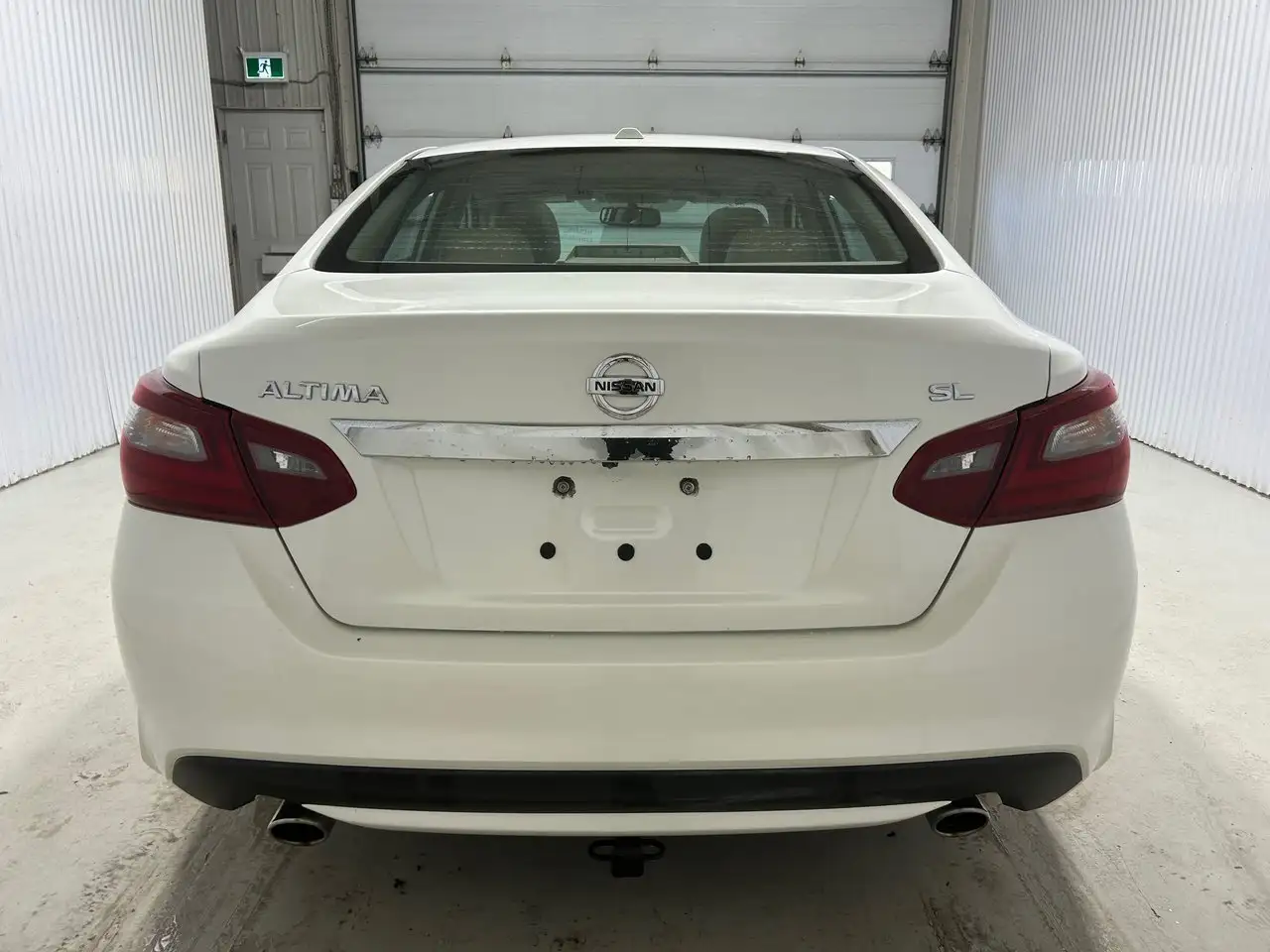 Nissan Altima снимка Nissan Altima