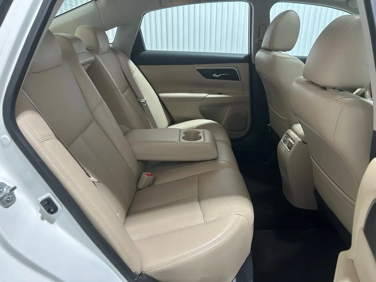 Nissan Altima снимка Nissan Altima