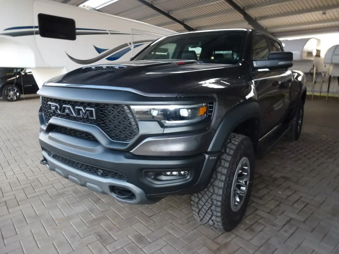 Dodge RAM Crew Cab TRX 2024 Supercharged Carbon Grau - 1