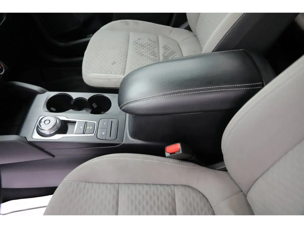 Ford Escape снимка Ford Escape