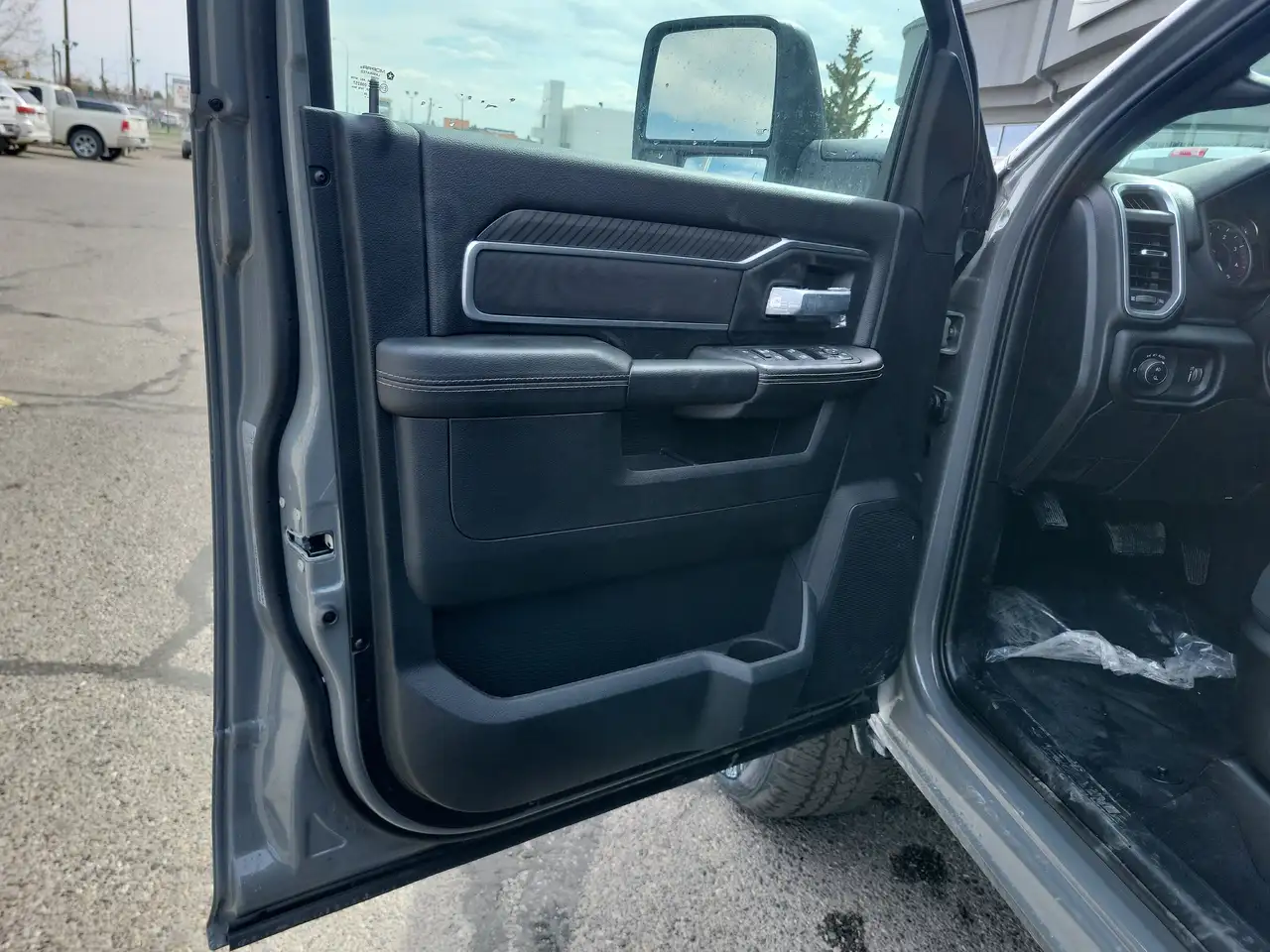 RAM 3500 снимка RAM 3500