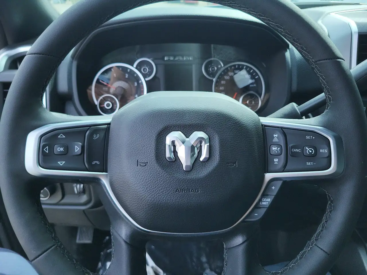 RAM 3500 снимка RAM 3500