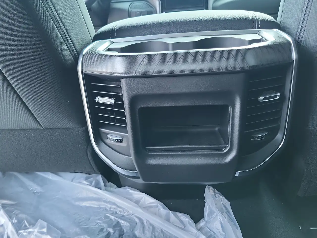 RAM 3500 снимка RAM 3500