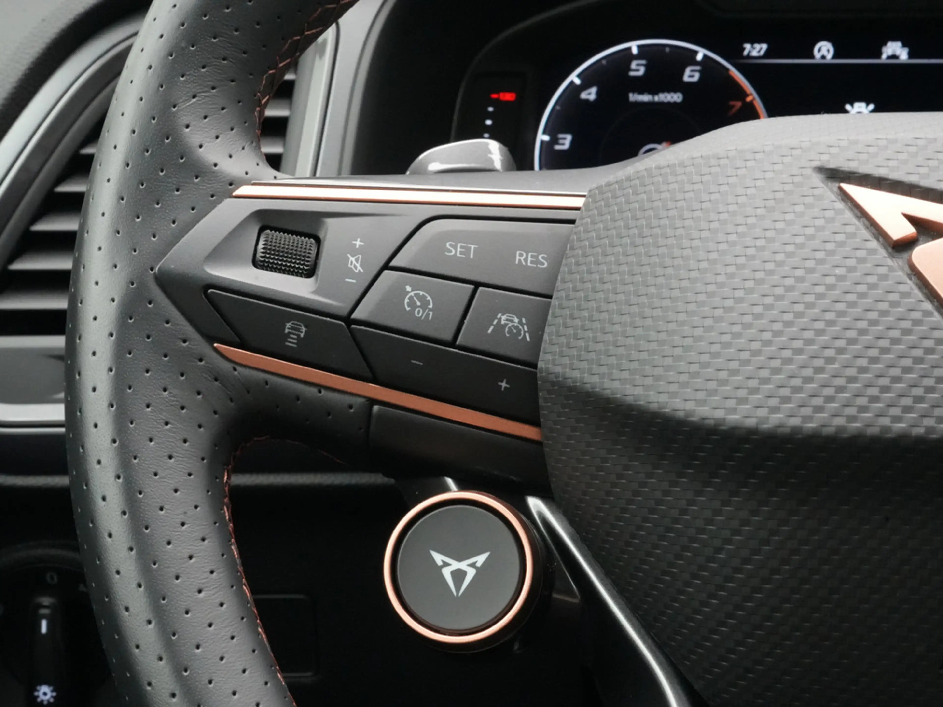 CUPRA Ateca DSG NAVI VIRT ACC LEDER KAM 360° SHZ LE — photo 5