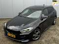 BMW 118 1-serie 118i M SPORT EXECUTIVE EDITION VIRTUAL PAN Zwart - thumbnail 1