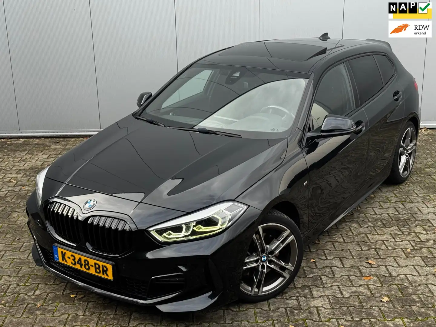 BMW 118 1-serie 118i M SPORT EXECUTIVE EDITION VIRTUAL PAN Zwart - 1