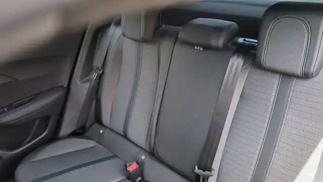 Peugeot 2008 view 9