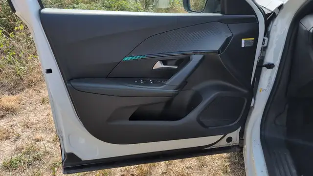 Peugeot 2008 view 7