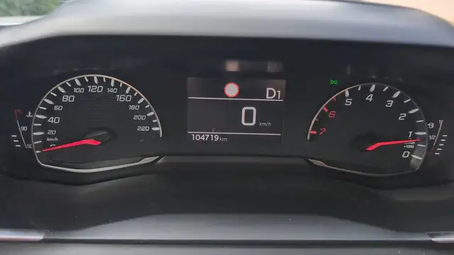 Peugeot 2008 view 12