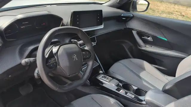 Peugeot 2008 view 8