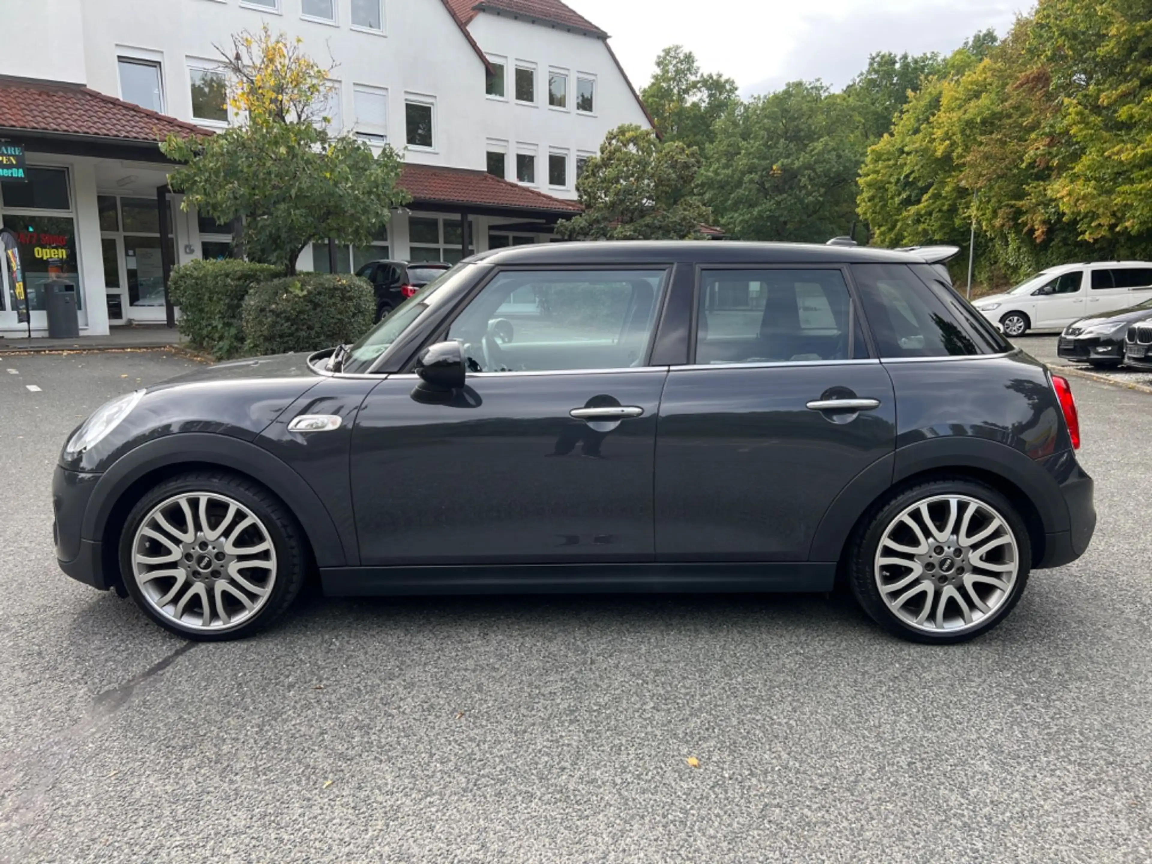 MINI Cooper S Mini 5-trg. Cooper S — photo 2