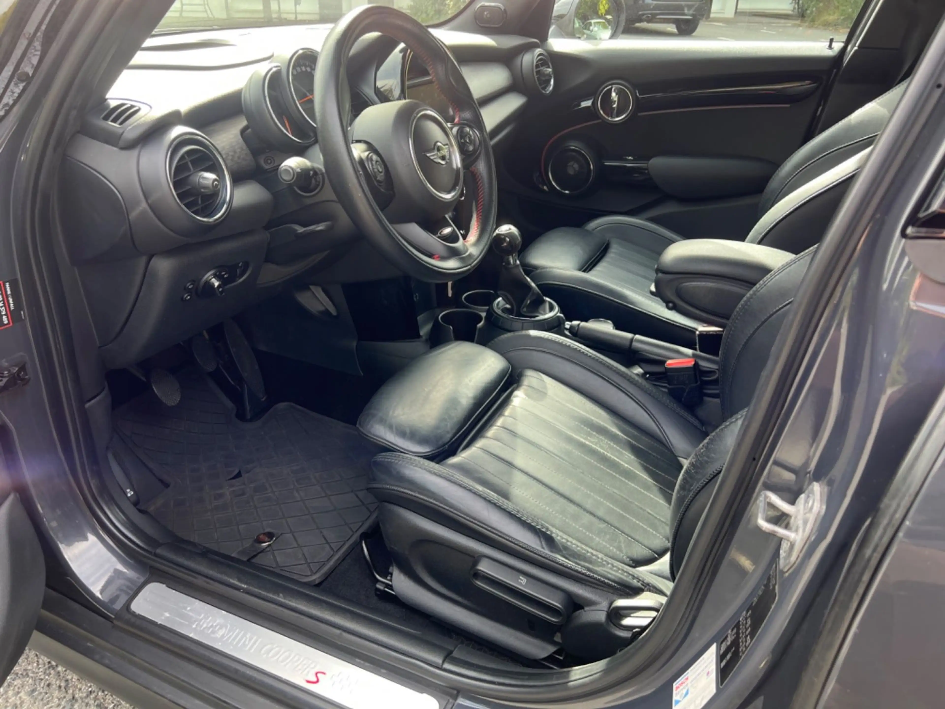 MINI Cooper S Mini 5-trg. Cooper S — photo 11