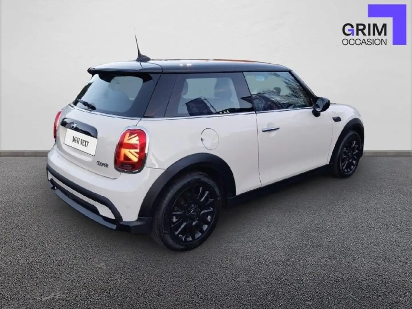 MINI Cooper D 3 Portes Cooper 136 ch DKG7 Essential Blanc - 2