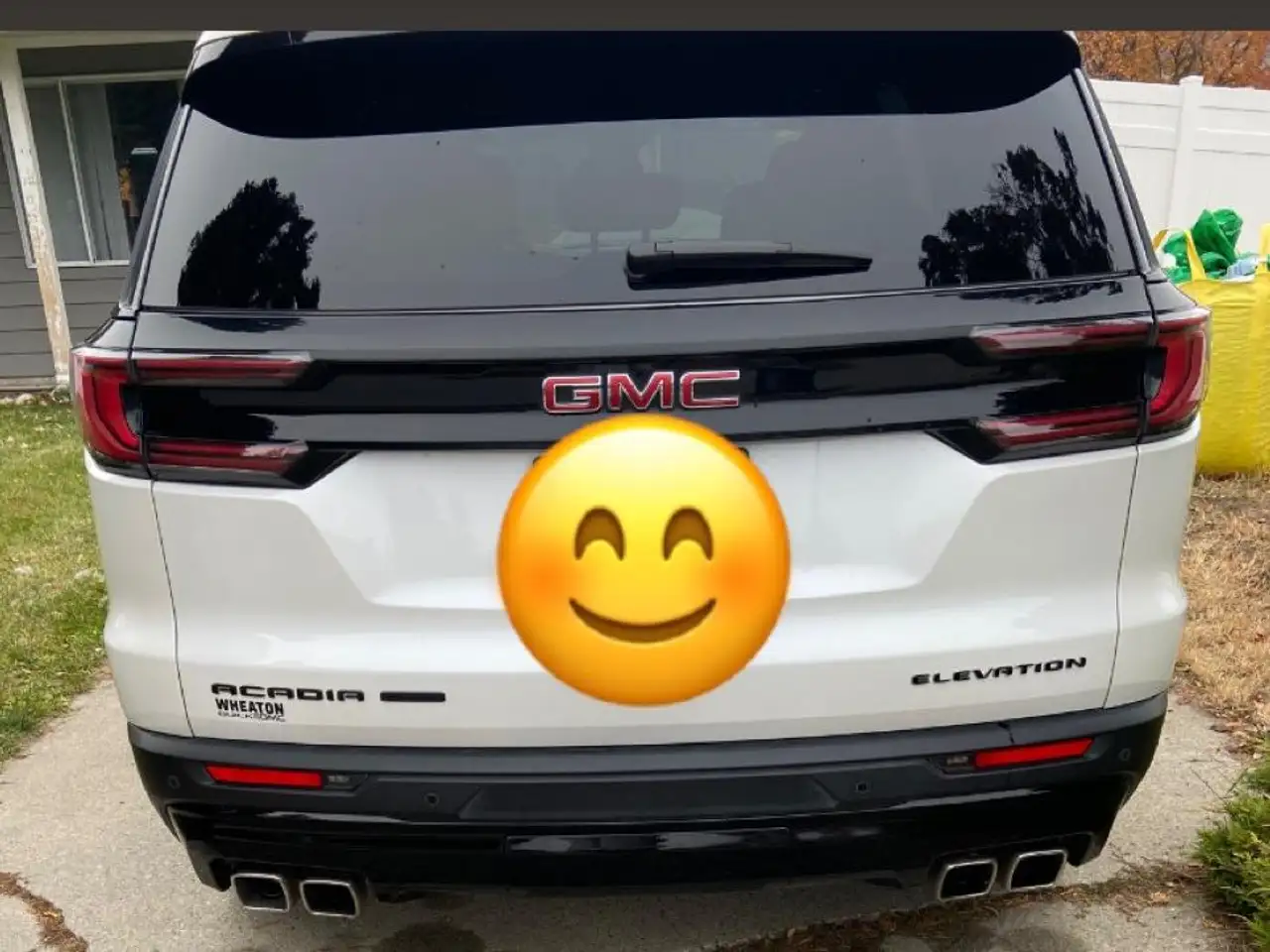 GMC Acadia снимка GMC Acadia