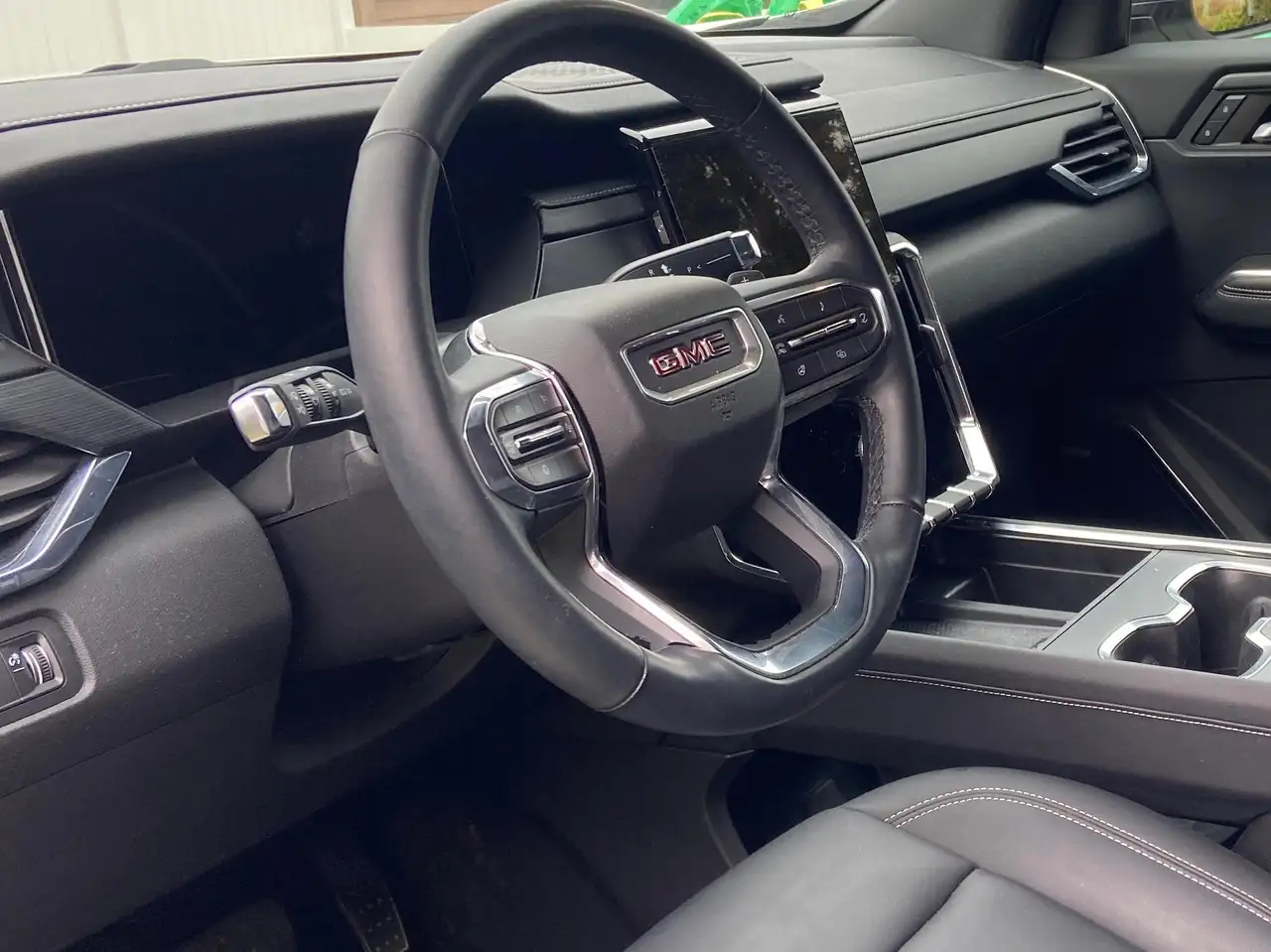 GMC Acadia снимка GMC Acadia