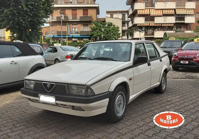 Alfa Romeo 75 2.0i TWIN SPARK