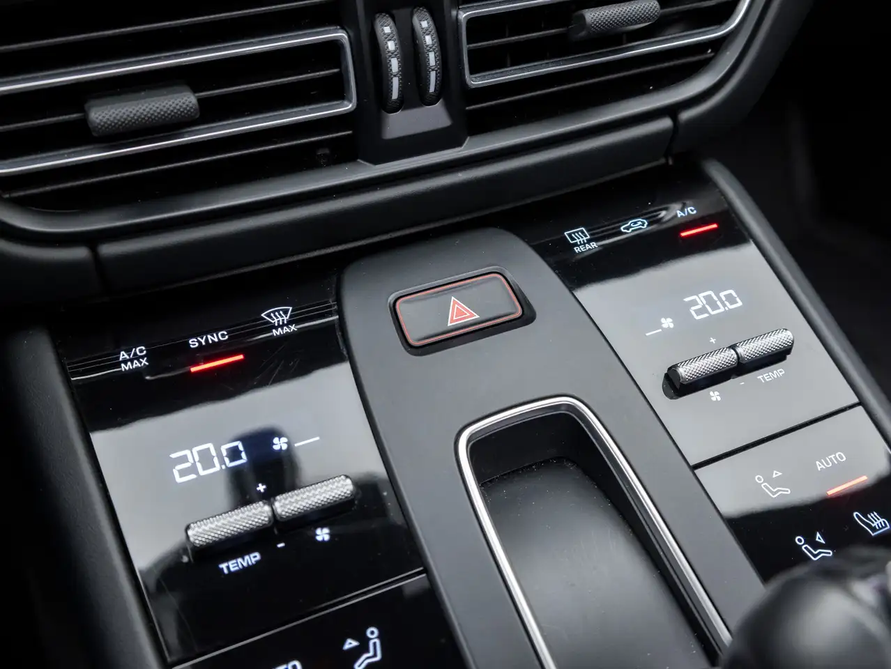 Porsche Macan снимка Porsche Macan