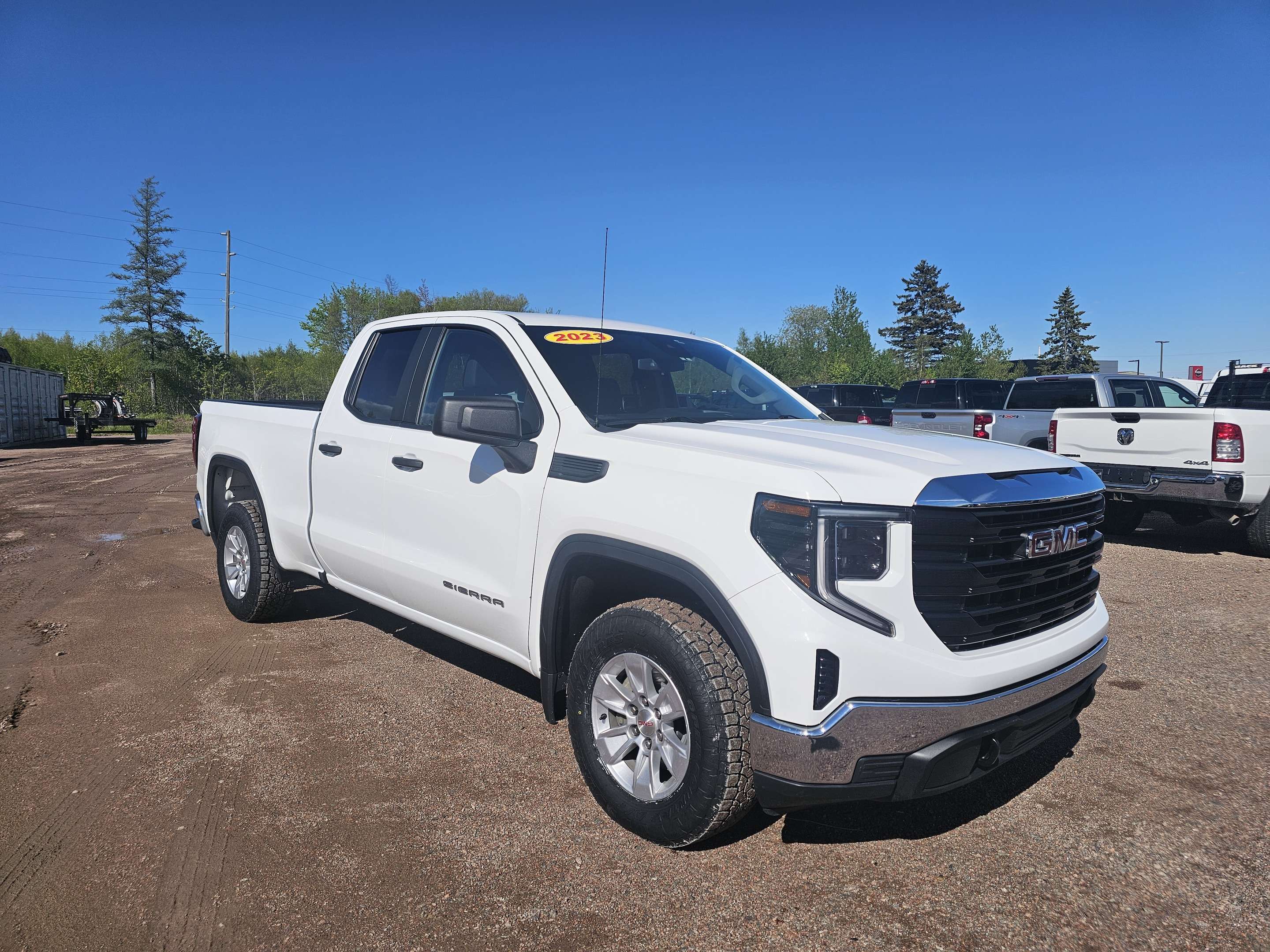 2023 GMC Sierra 1500 $322 B/W OAC 5.3L 4X4 POWER TAIL GATE — снимка 1