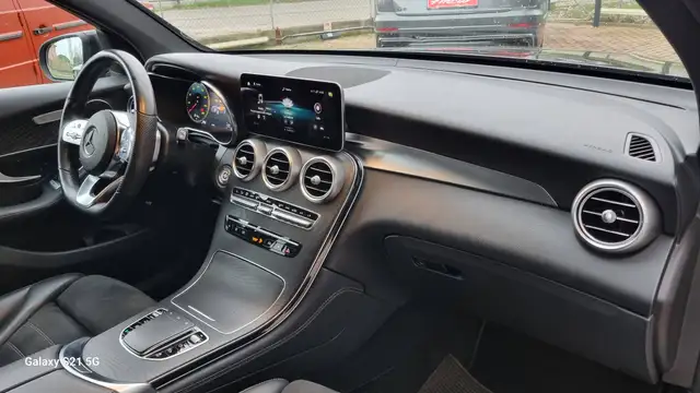 Mercedes-Benz 220 view 16