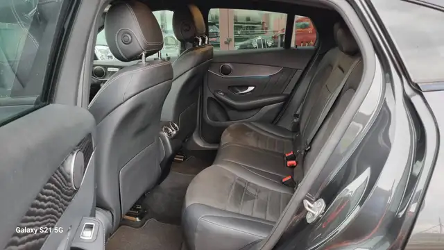 Mercedes-Benz 220 view 6