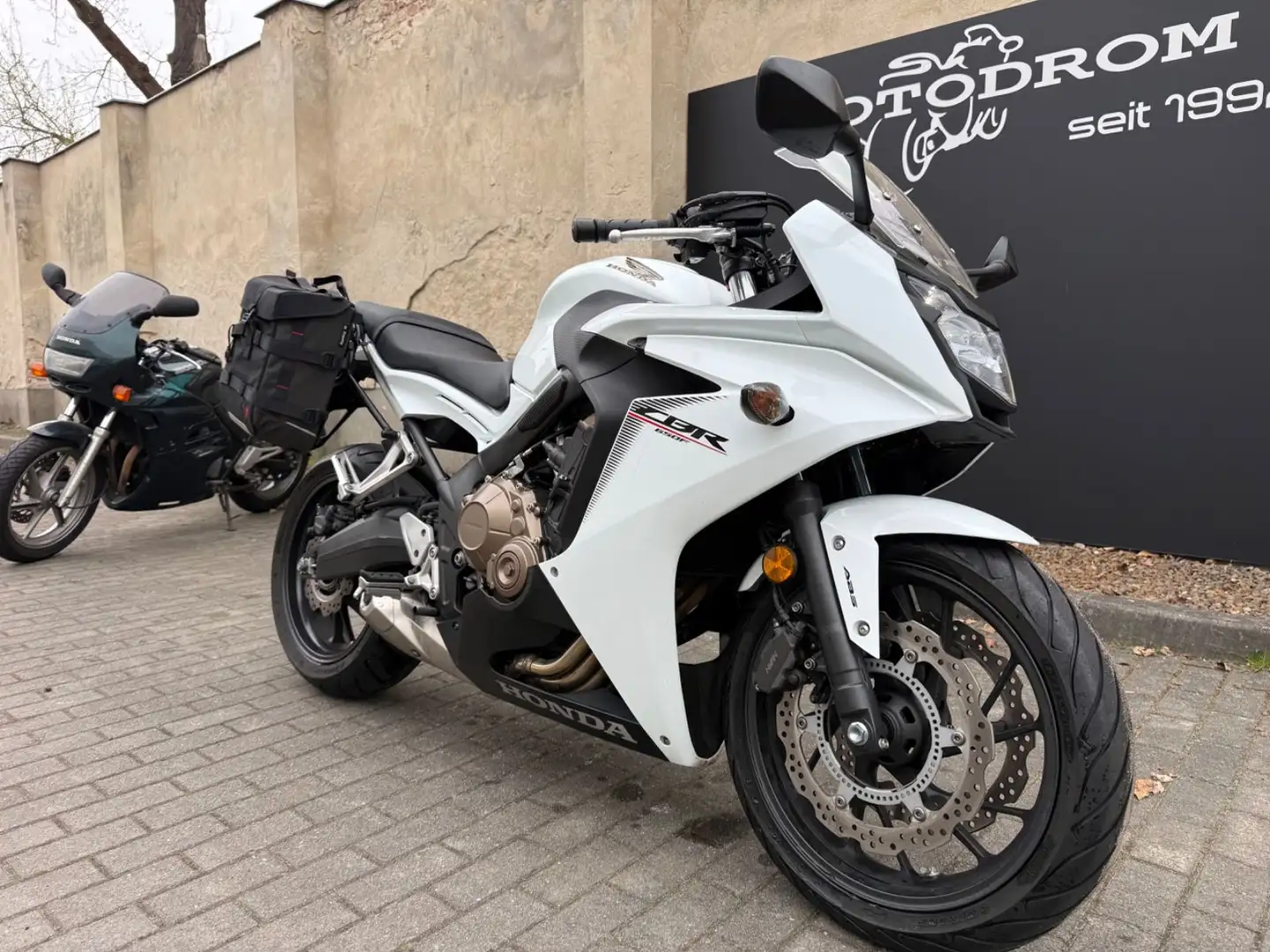 Honda CBR 650 FA Blanco - 2