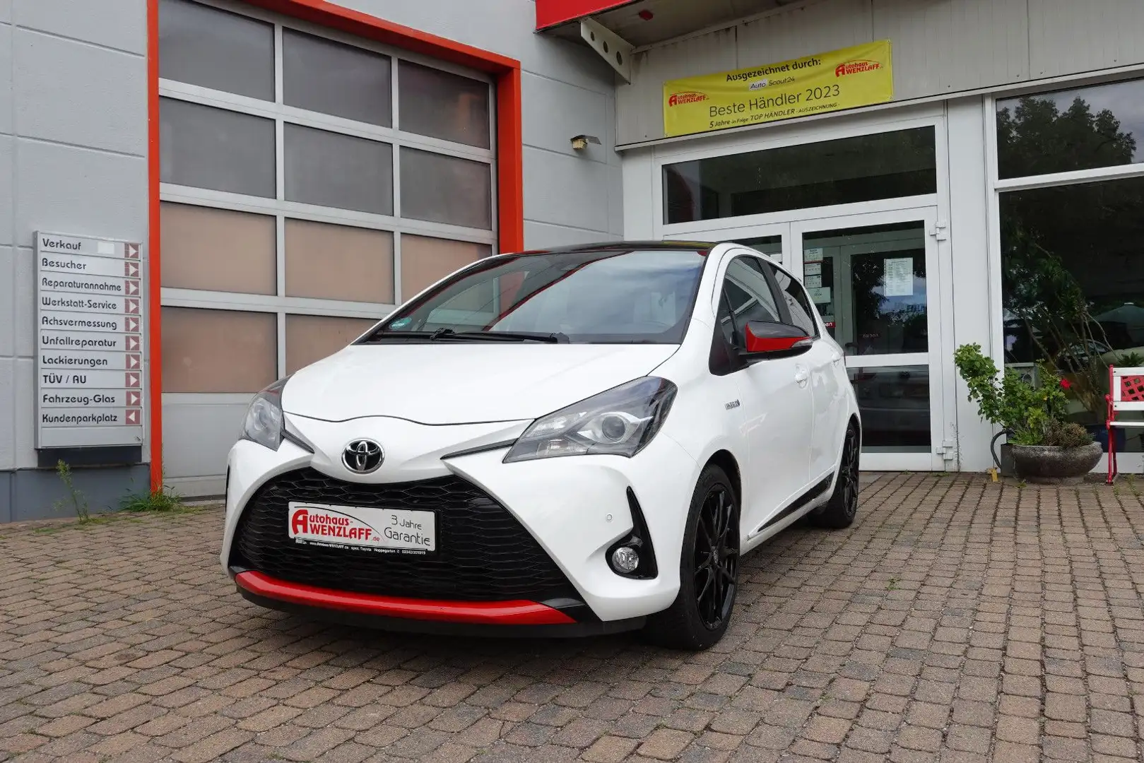 TOYOTA Yaris