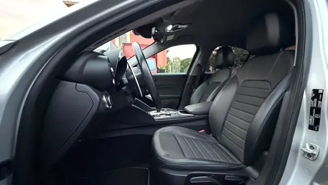 Alfa Romeo Giulia view 10